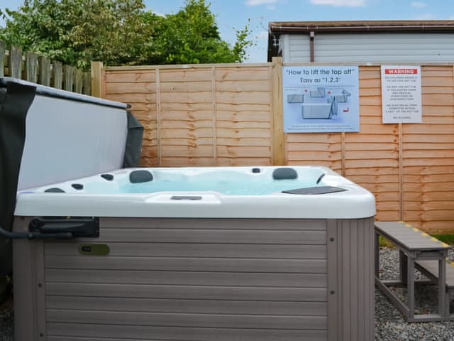 Hot tub | Ash Lodge - Wilberfoss Holiday Park, Wilberfoss, near York