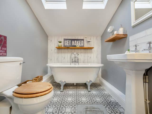 En-suite | Fir Cottage, Mersea Island