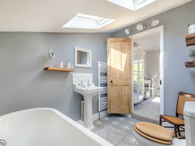 En-suite | Fir Cottage, Mersea Island