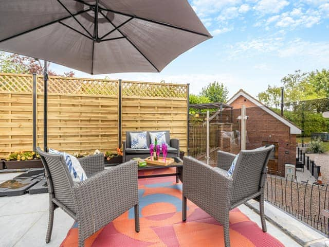 Sitting-out-area | Boothby House, Welton Le Marsh, near Skegness