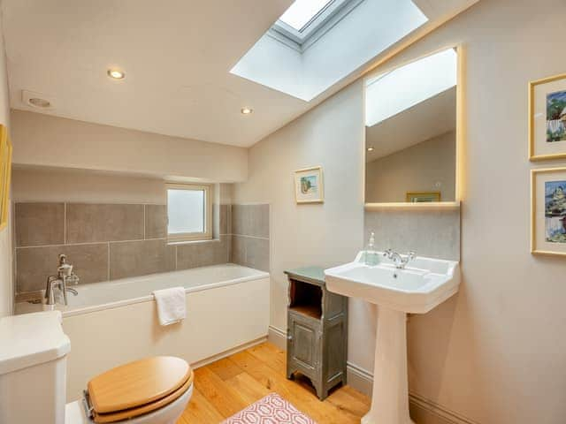 Bathroom | Ash Hill - Midgham Long Copse, Midgham