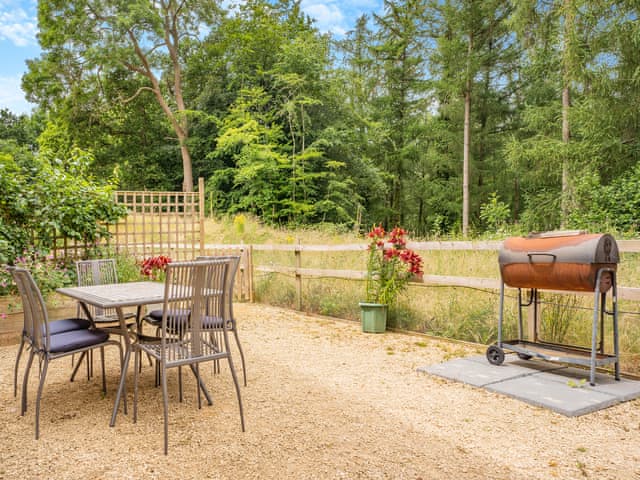 Sitting-out-area | Ash Hill - Midgham Long Copse, Midgham