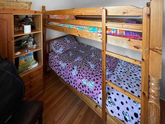 Bunk bedroom | Dolwood Cottage, Wroot