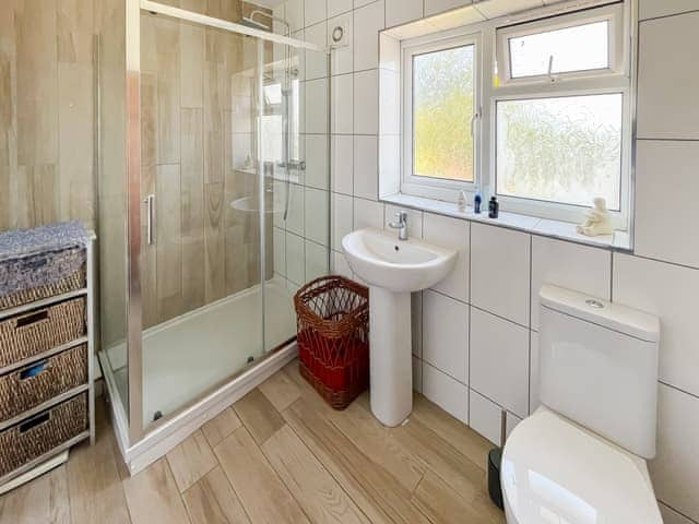 Bathroom | Dolwood Cottage, Wroot