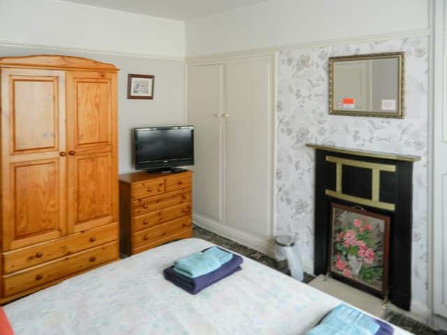 Double bedroom | Lauralee Villa, Bridlington