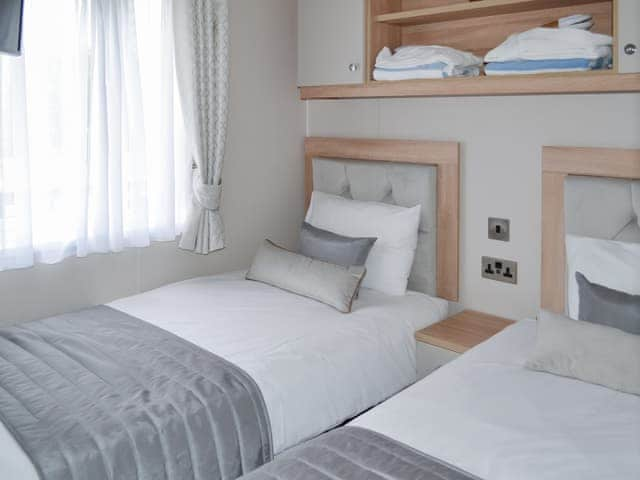 Twin bedroom | Reel Paradise - The Laurels, Addlethorpe, near Skegness