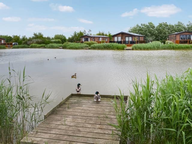 Setting | Sandy Shore - The Laurels, Addlethorpe, near Skegness