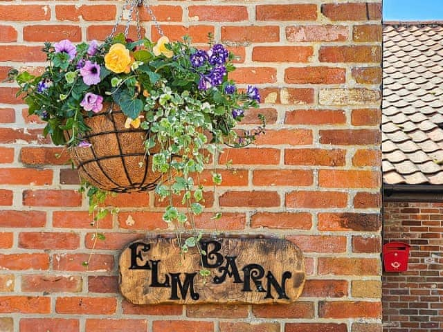 Exterior | Elm Barn Lodge - Elm Barn, Freethorpe