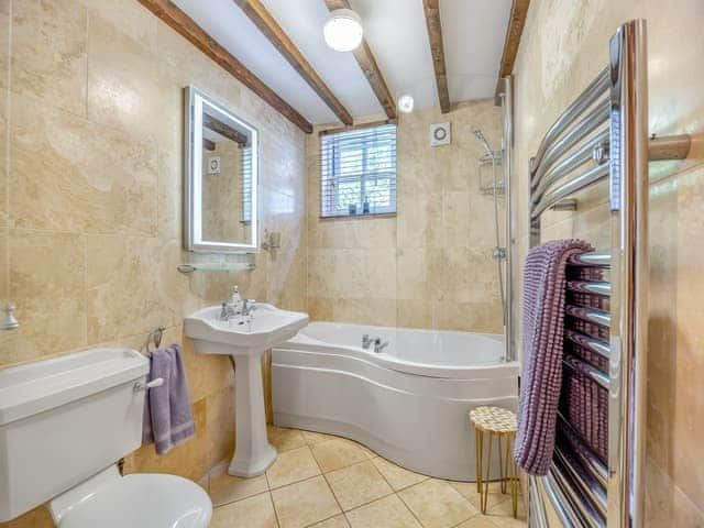 Bathroom | The Lavender - Jockhedge, Burgh Le Marsh, near Skegness