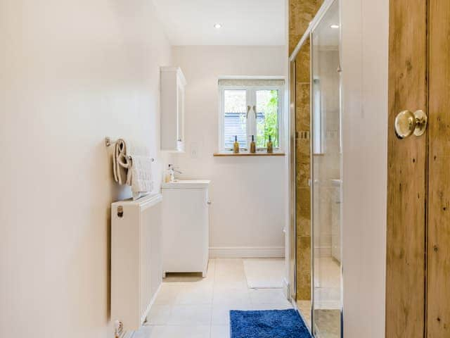 Shower room | The Granary Store, Woodrising