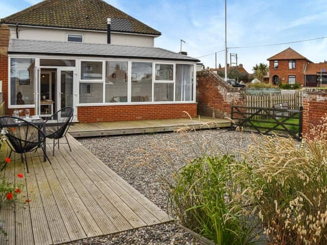 Exterior | Starboard, Bacton