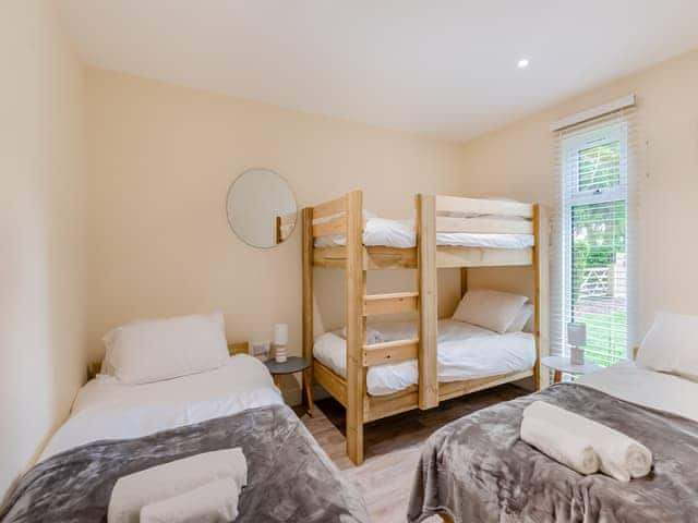 Bunk bedroom | Chestnut Lodge - Woodland Cottages, Halstead