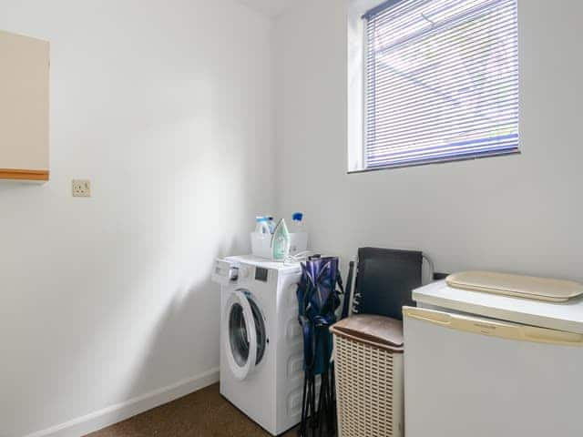 Utility room | Sea View Cottage - Sea View Cottages, Felixstowe