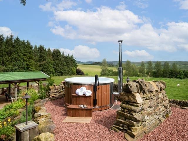 Hot tub | Broomstick Cottage - Soppit Farm Cottages, Elsdon