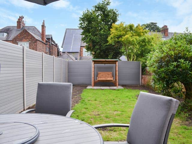 Sitting-out-area | Rose & Jay House, Bridlington