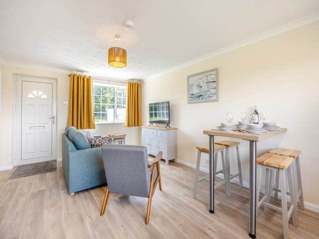 Open plan living space | Oak - The Hollies Country Cottages, Burgh Le Marsh