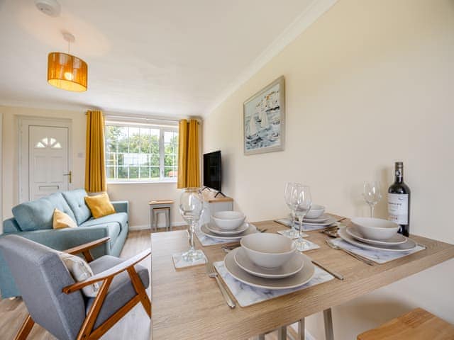 Open plan living space | Cherry - The Hollies Country Cottages, Burgh Le Marsh