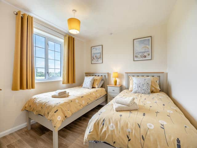 Twin bedroom | Cherry - The Hollies Country Cottages, Burgh Le Marsh