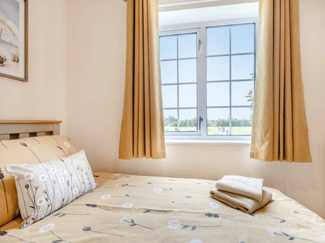 Double bedroom | Chestnut - The Hollies Country Cottages, Burgh Le Marsh