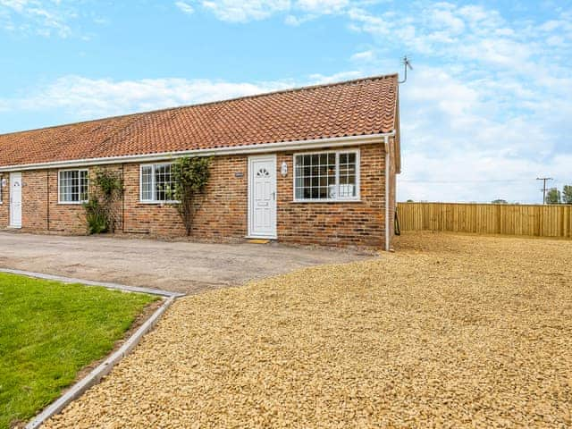 Exterior | Chestnut - The Hollies Country Cottages, Burgh Le Marsh