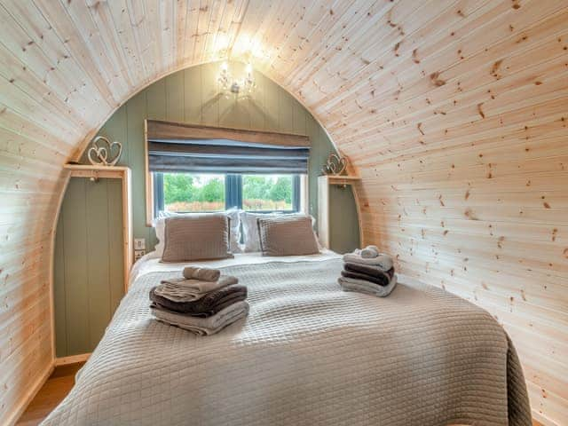 Double bedroom | The Warren - Brookfields Holiday Farm, Church Broughton, near Derby