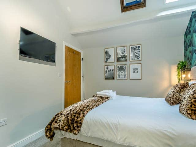 Double bedroom | Station View, Pickering