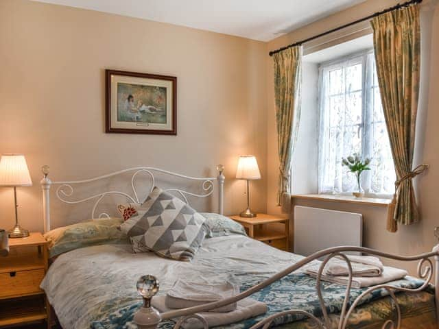 Double bedroom | Curlew Cottage - Hadrian&rsquo;s Wall Country Cottages, Haydon Bridge