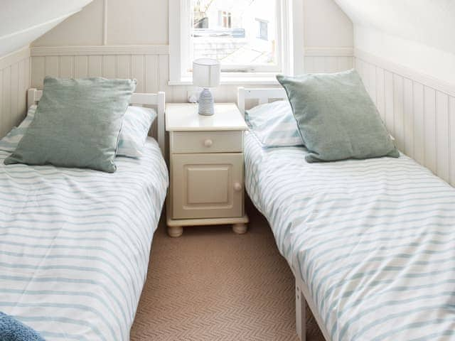 Twin bedroom | The Wee Cottage, Polperro