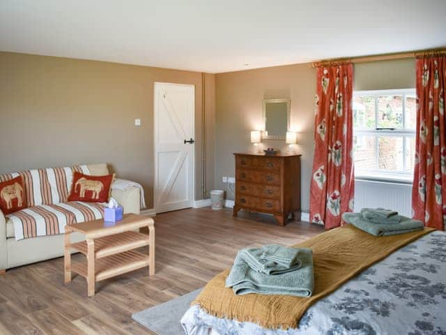 Double bedroom | The Cottage at Canefield Farmhouse, Romsey