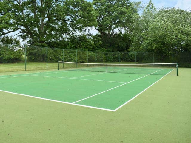 Tennis court | The Cottage at Canefield Farmhouse, Romsey