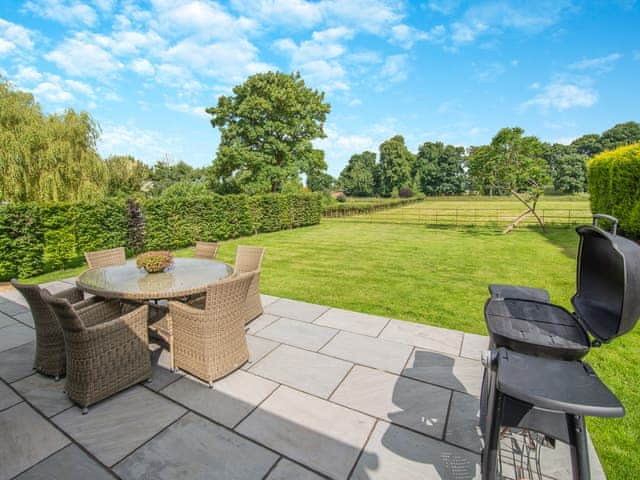 Sitting-out-area | Holly Tree, Myton On Swale, near York