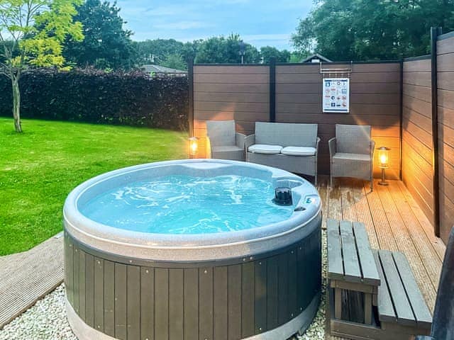 Jacuzzi | Featherstone House, Darlington, near Bishop Auckland