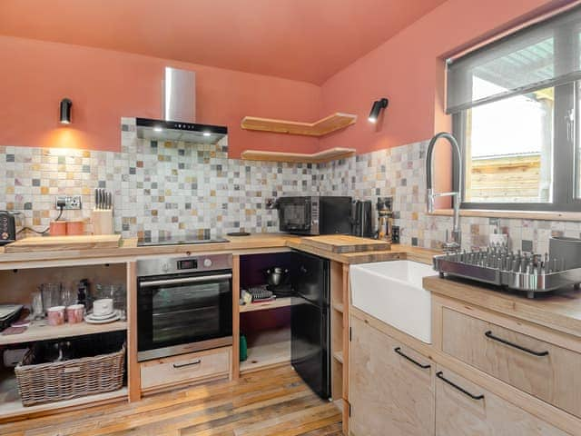 Kitchen | Okovango - River Getaways, Halesworth