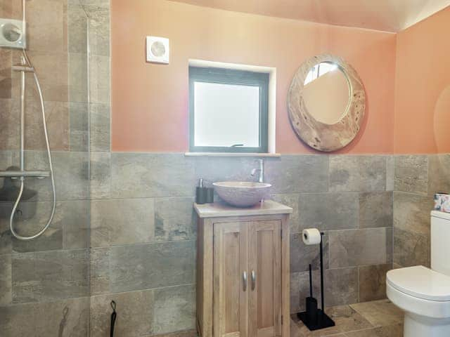 Shower room | Okovango - River Getaways, Halesworth