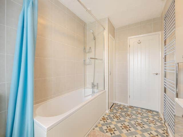 Bathroom | Seawaves, Sandilands, near Mablethorpe