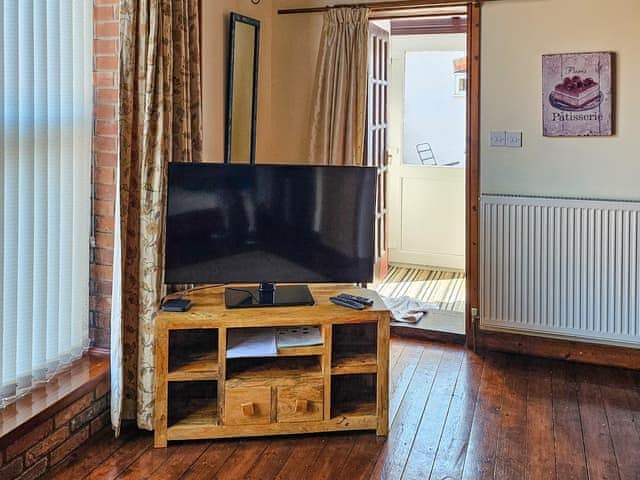 Living area | Elm Barn Lodge - Elm Barn, Freethorpe