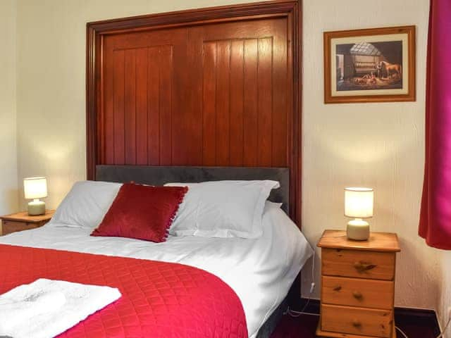 Double bedroom | Three Fields, Bude