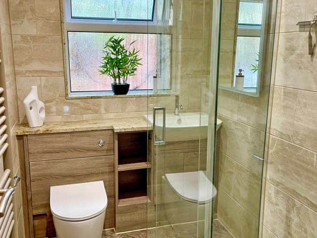 Shower room | Station View, Pickering