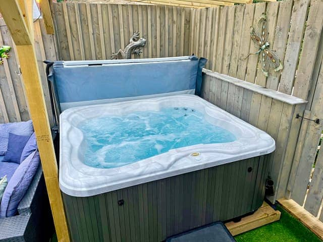 Hot tub | Station View, Pickering