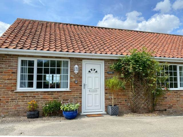 Exterior | Oak - The Hollies Country Cottages, Burgh Le Marsh