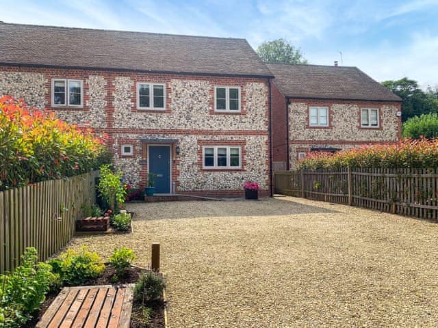 Exterior | Nixey Cottage, Frieth, near Henley-on-Thames