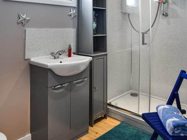 Bathroom | Seaglass Chalet - The Links Chalet Park, Mundesley, near North Walsham