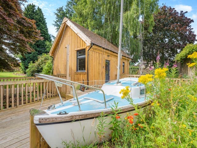 Exterior | The Boathouse - Heart of Scotland Holidays, Polmont, near Falkirk