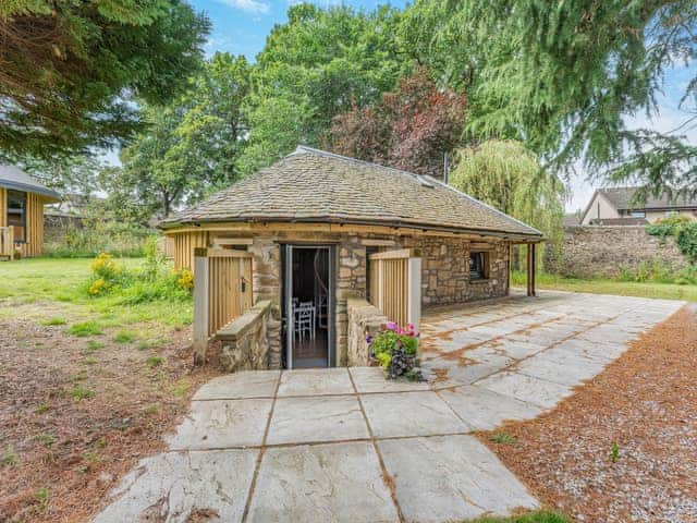 Exterior | The Bothy - Heart of Scotland Holidays, Polmont, near Falkirk