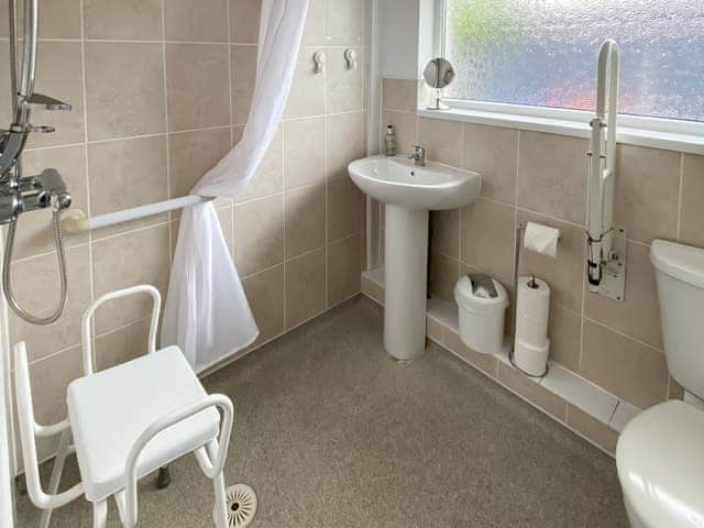 Bathroom | Coleridge Lodge, Thornton-Cleveleys