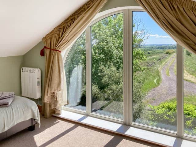 Twin bedroom | Bellshill Tower - UKG_896 : Bellshill Cottages, Belford, near Bamburgh