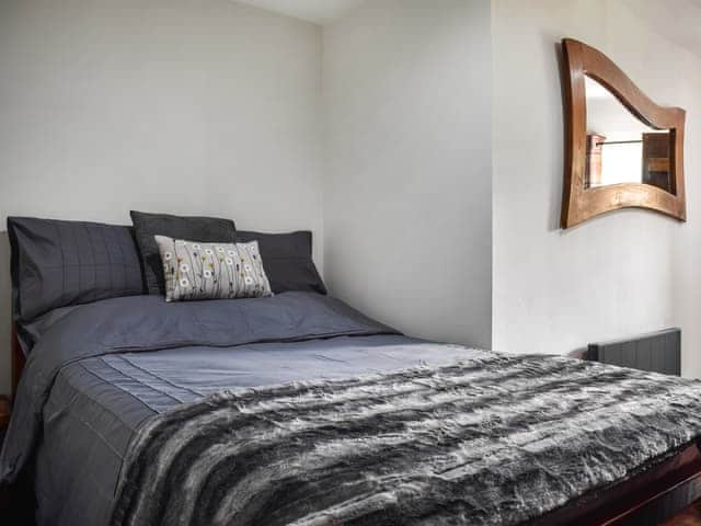 Double bedroom | Juniper Cottage, Hook Norton, near Chipping Norton