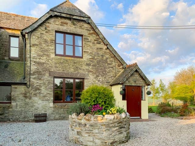 Attractive 160 year old stone-built cottage | The Headmaster&rsquo;s Cottage, South Hill, near Tamar Valley