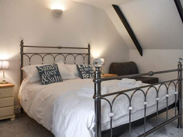 Double bedroom | The Wee House, Looe