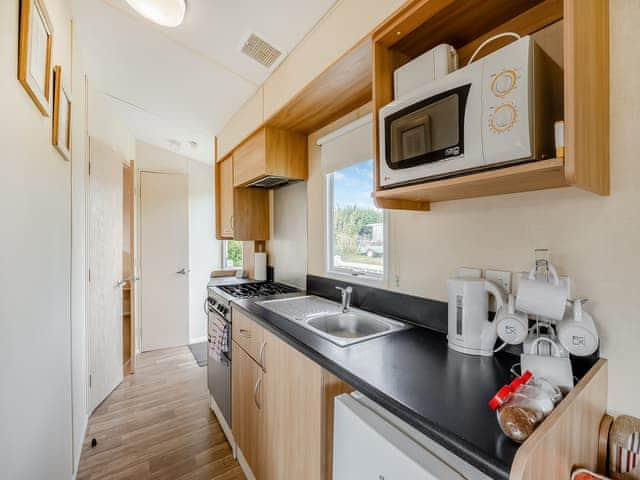 Kitchen | Wren - Alvingham Fishing Lakes, Louth